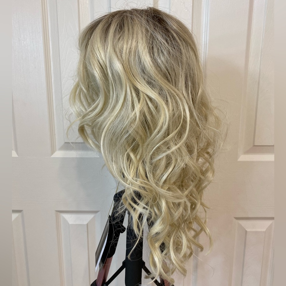 Belle Tress Counter Culture wig Bombshell Blonde NWT & Box